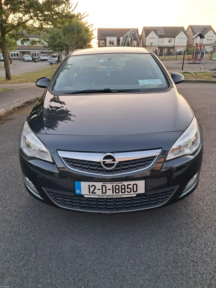 Opel Astra 2012 - Image 4