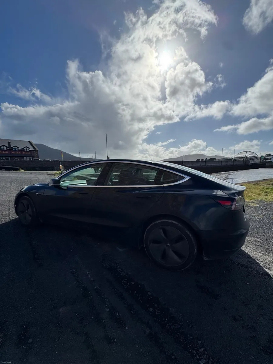 Tesla Model 3 - Image 5