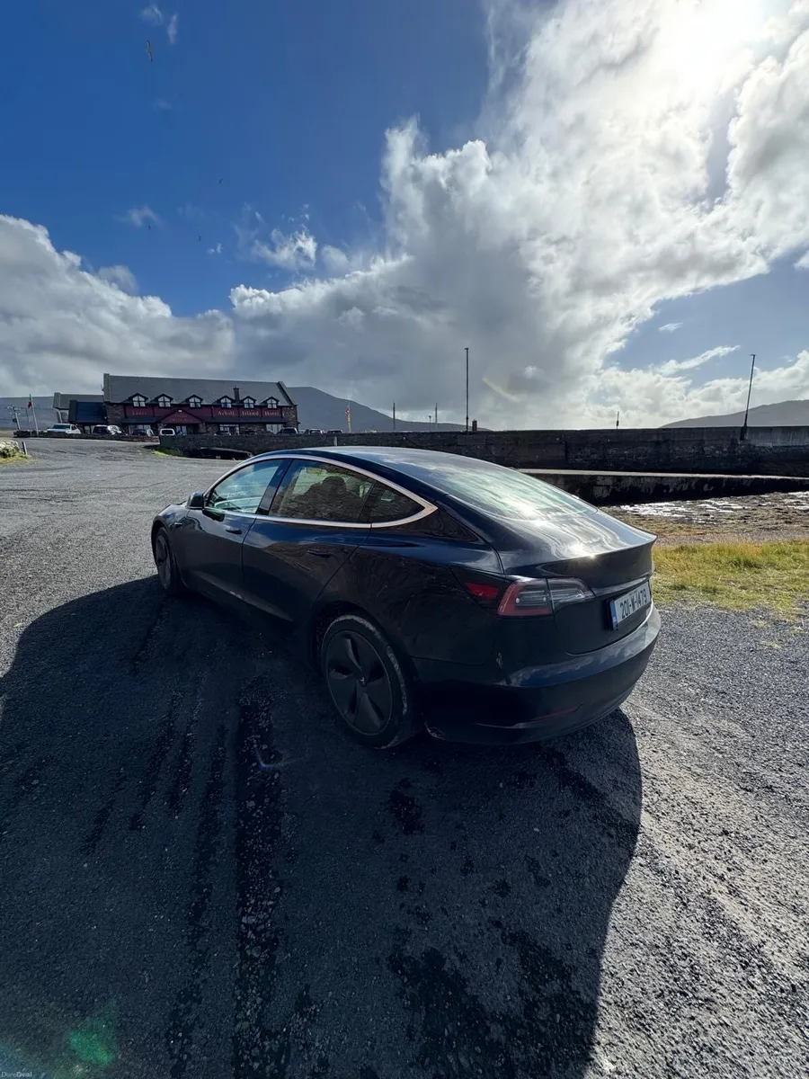 Tesla Model 3 - Image 3