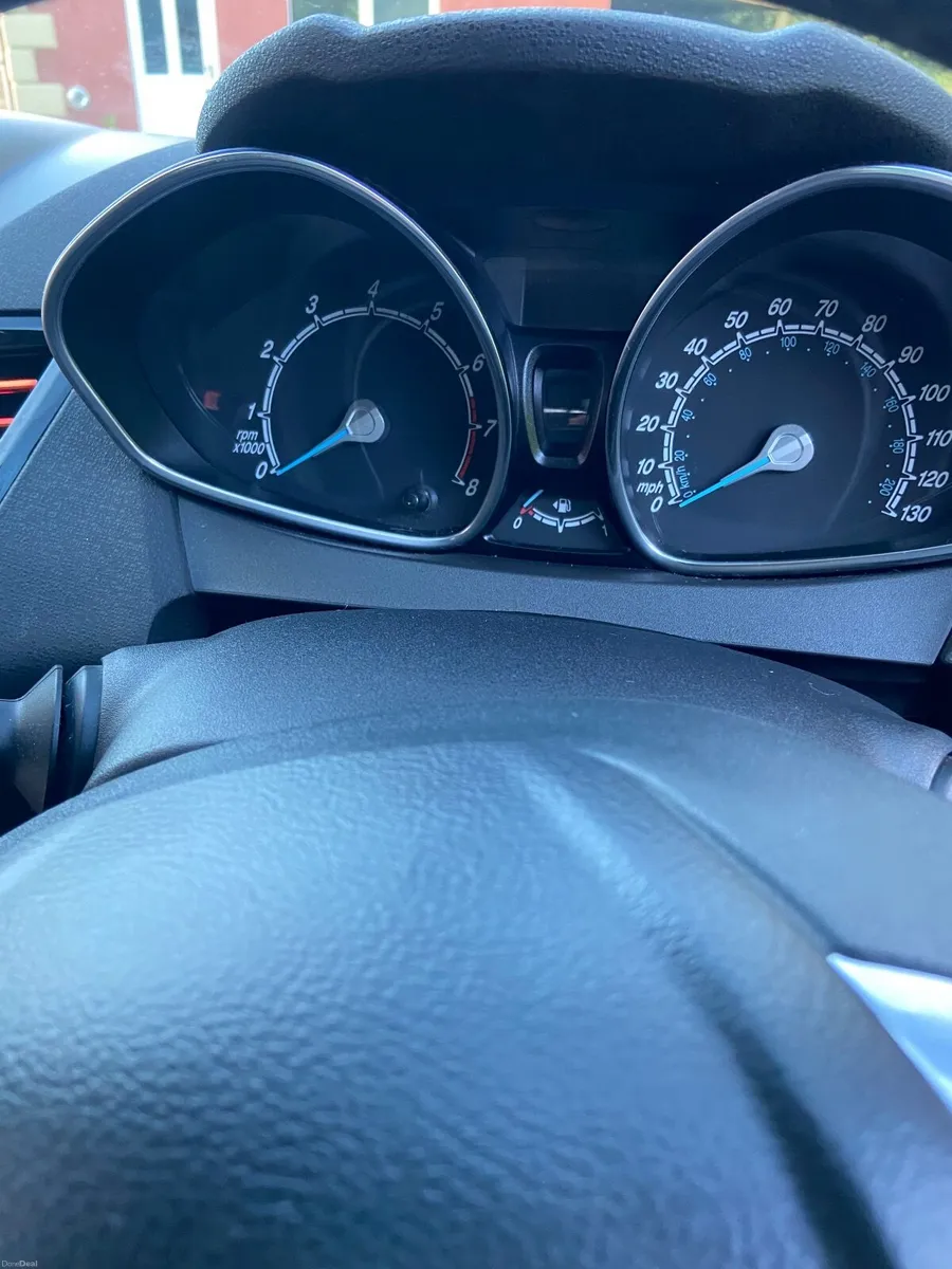 Ford Fiesta 1.25 Zetec 2014 - Image 2