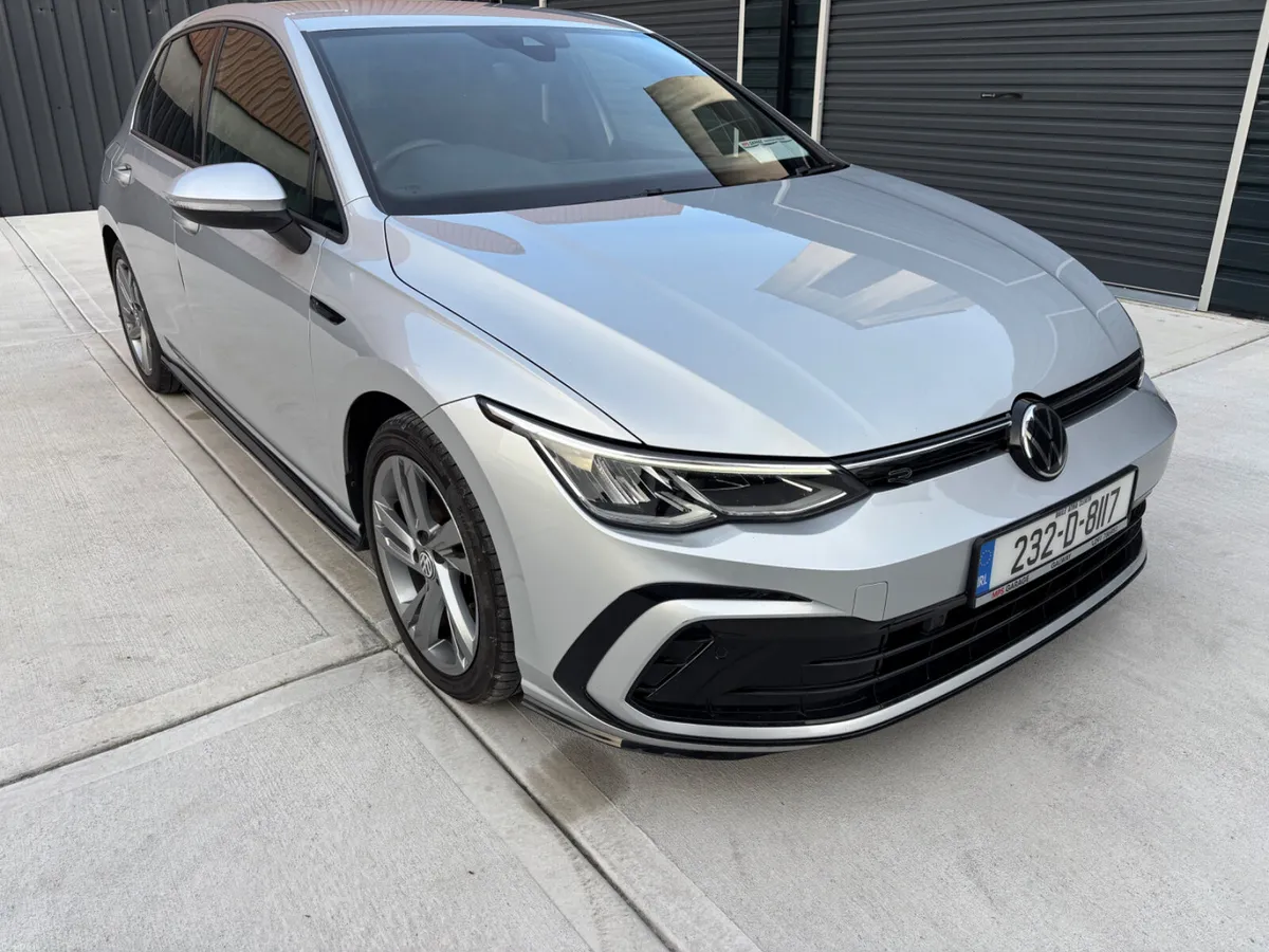 2023 Volkswagen Golf 1.5 TSI 130HP R-Line - Image 5