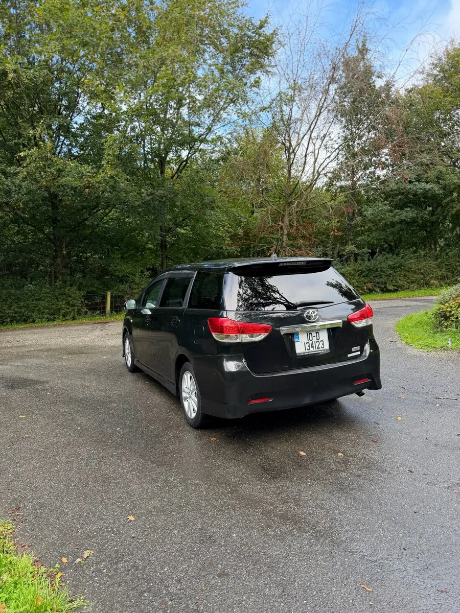 2010 TOYOTA WISH 1.8 PETROL AUTOMATIC - Image 3