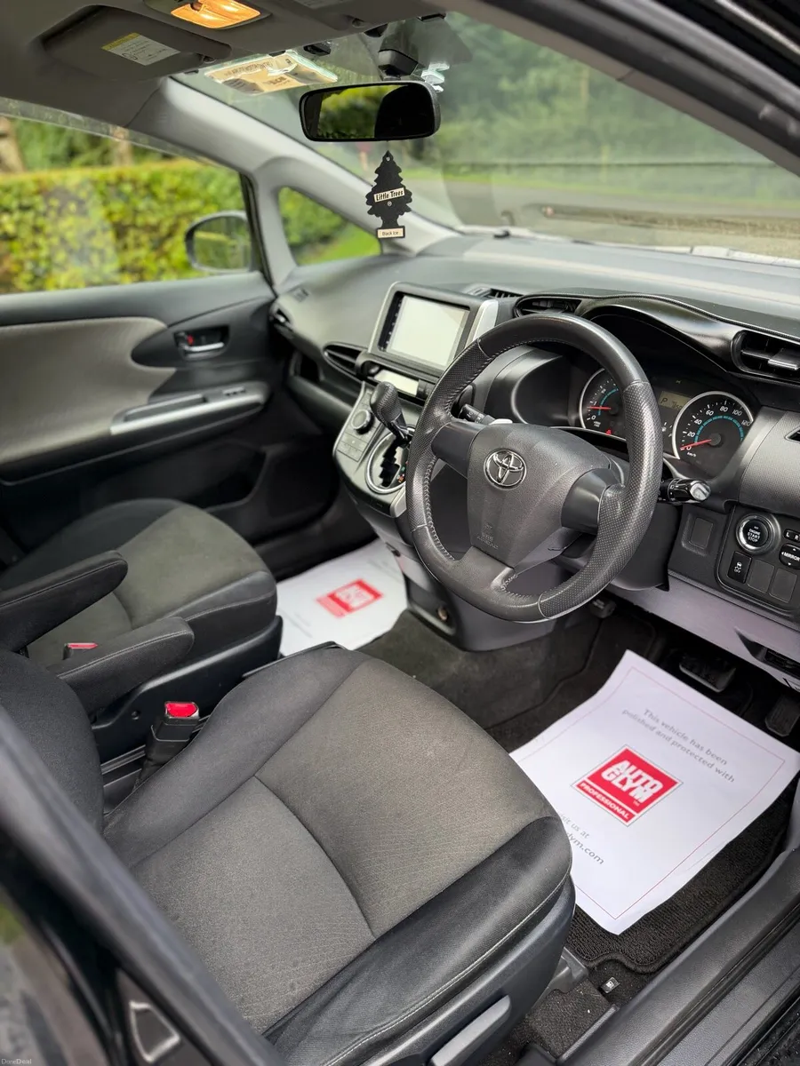 2010 TOYOTA WISH 1.8 PETROL AUTOMATIC - Image 5