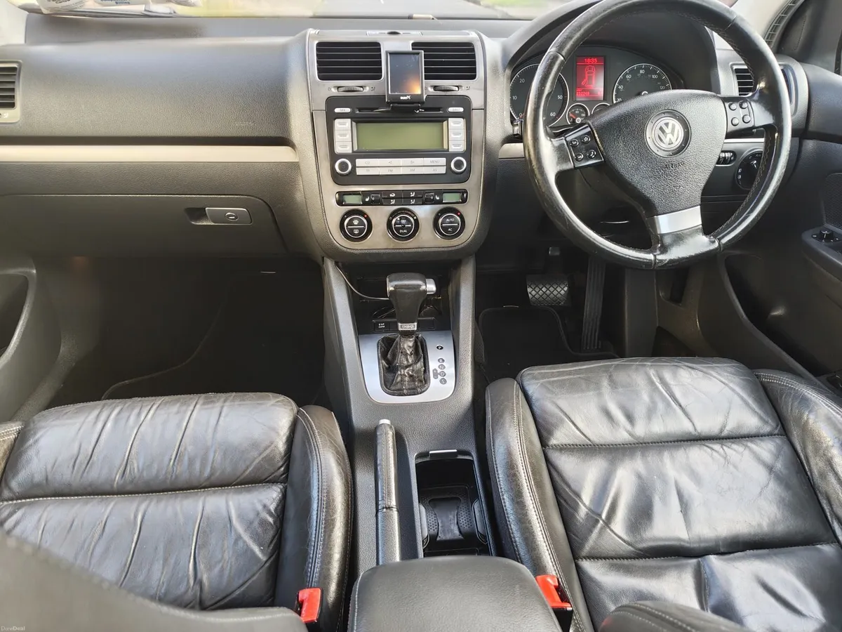 Volkswagen Golf 2008 automatic - Image 5