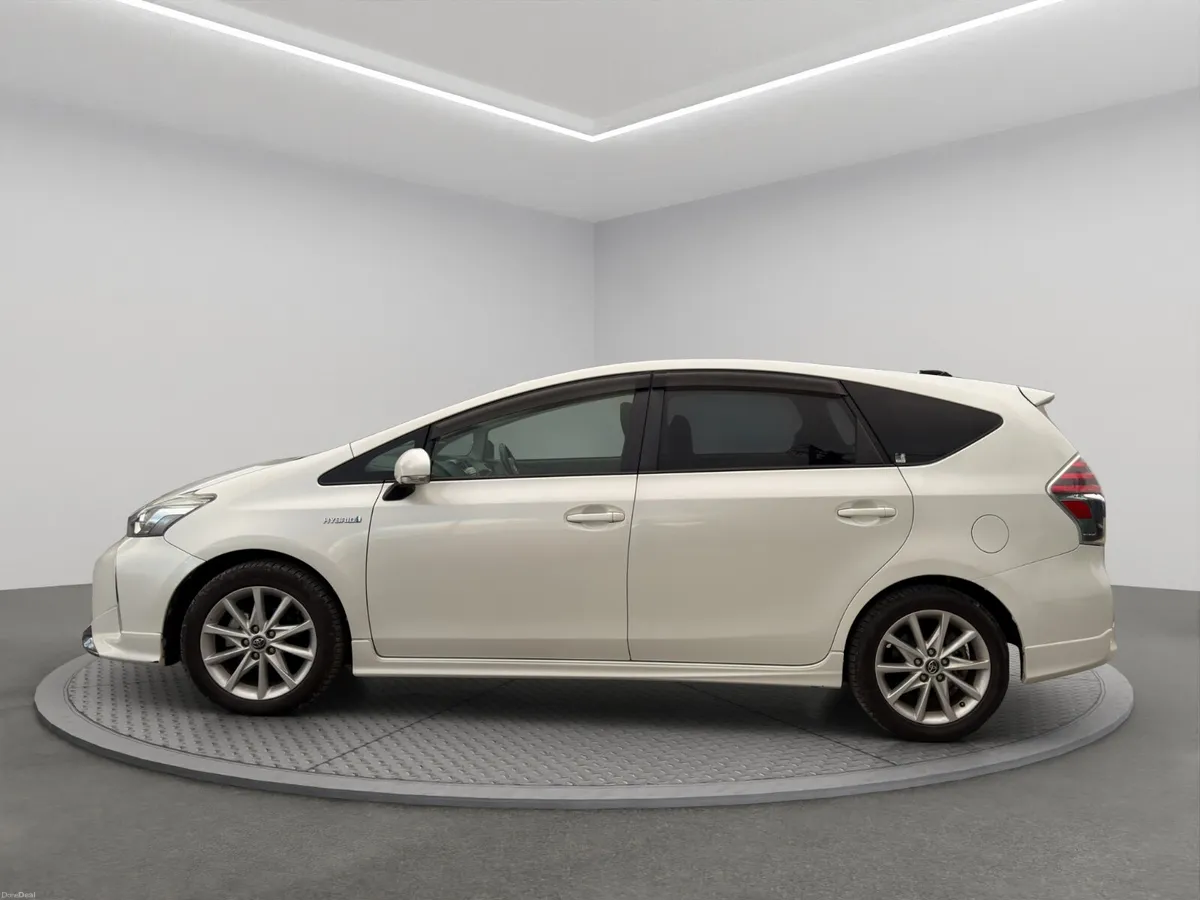 Toyota Prius Alpha 2016 *7 seater* - Image 5