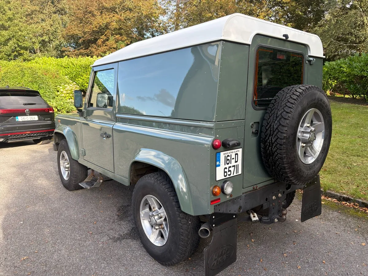 Landrover Defender - Image 4
