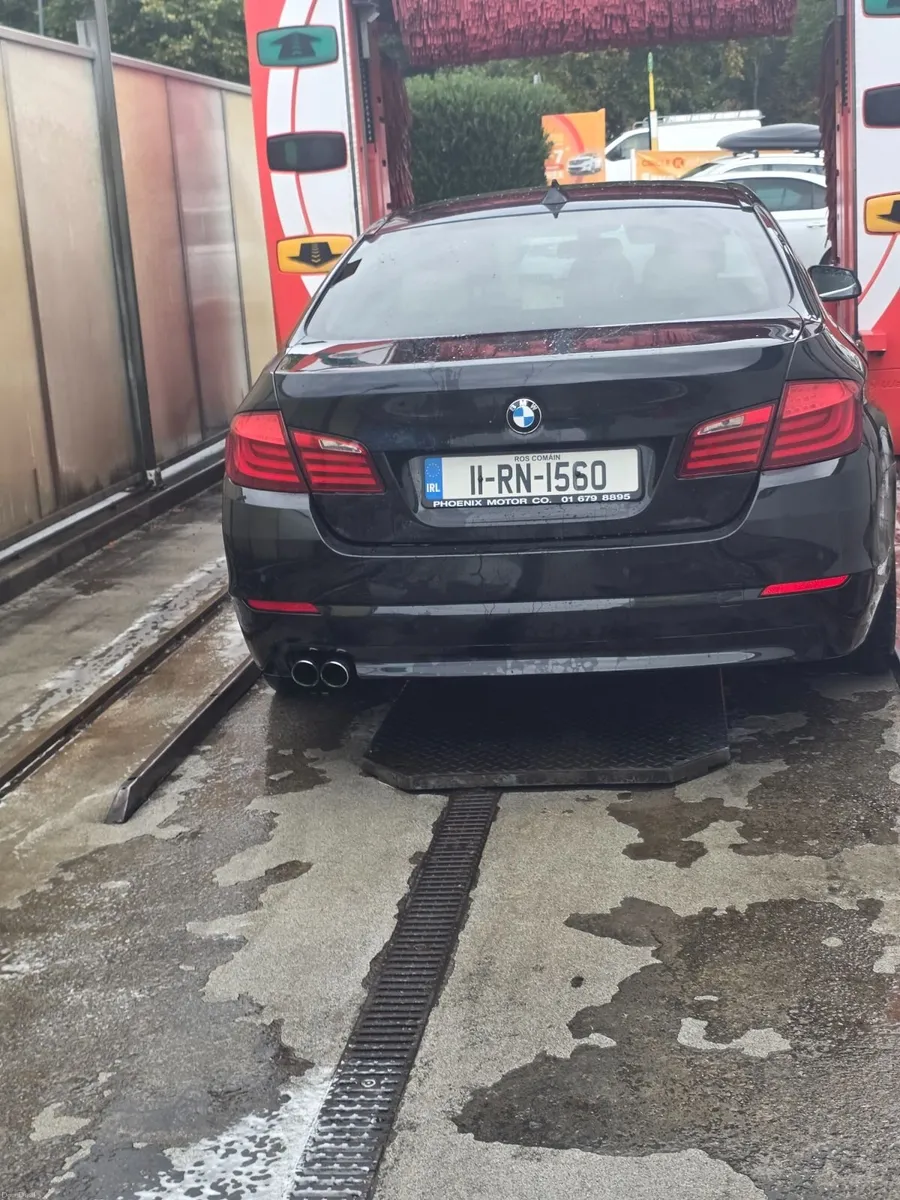 BMW 5-Series 2011 - Image 5