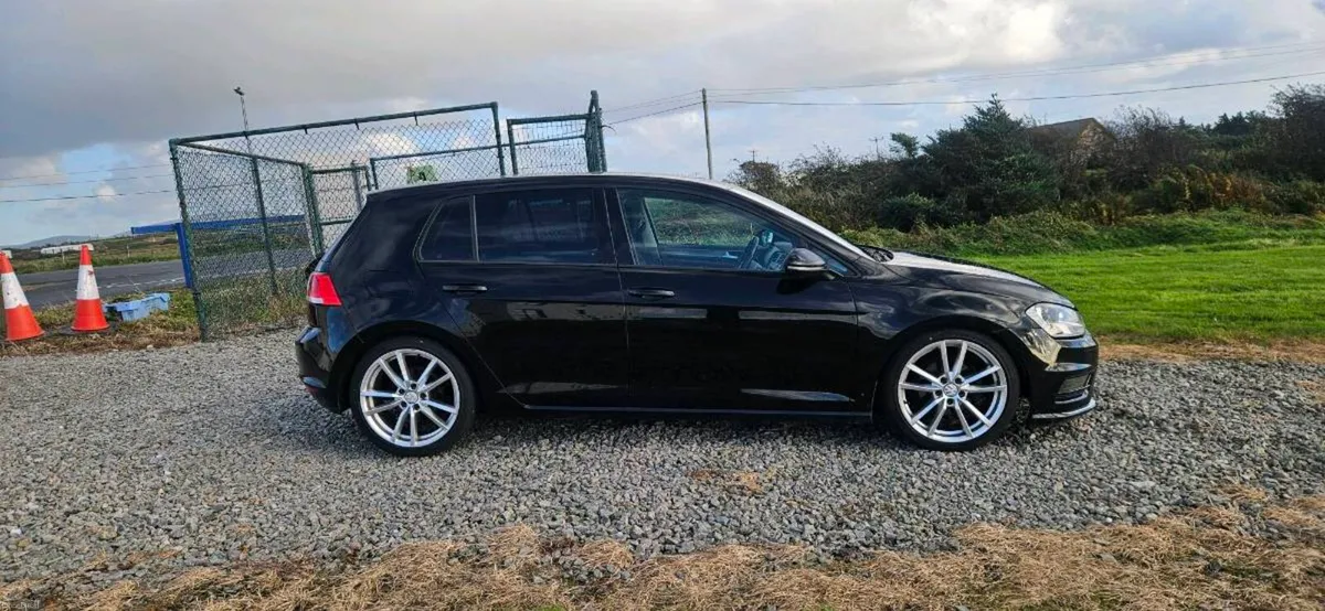 2015 Volkswagen Golf - Image 5
