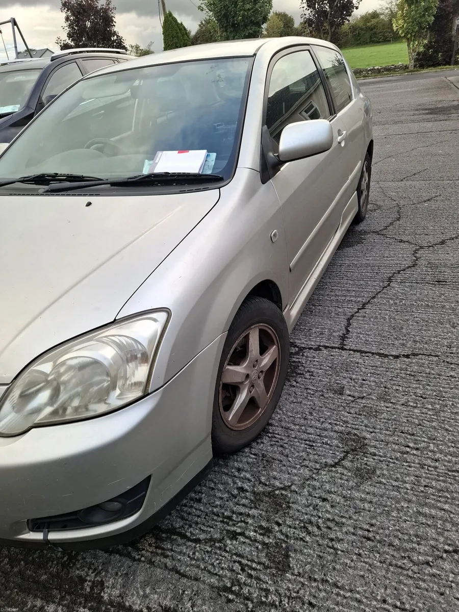 Toyota corolla - Image 2