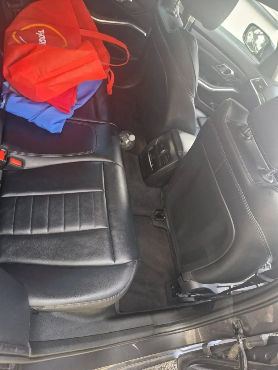 Bmw 330e - Image 3