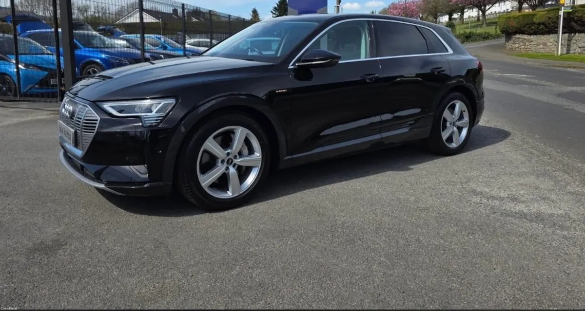 Audi E-Tron - Image 2