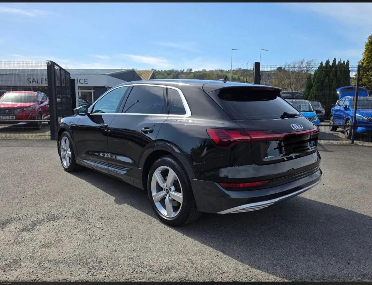 Audi E-Tron - Image 4