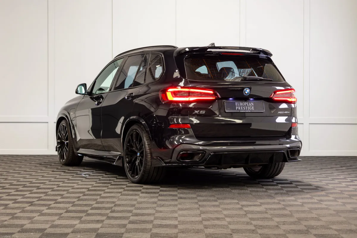 222 BMW X5 X-Drive 45e M-Sport - Image 4