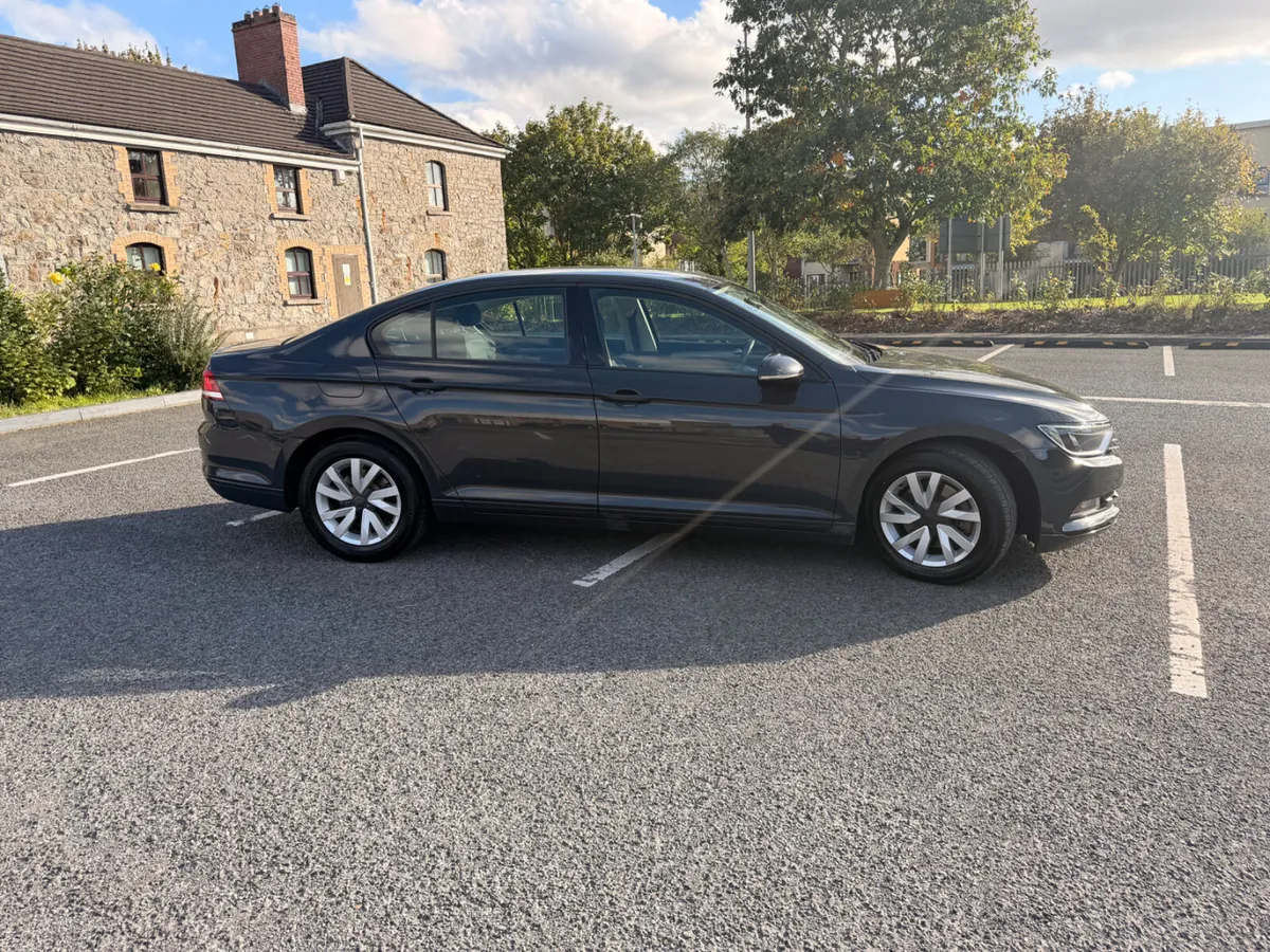 Volkswagen Passat 2016 - Image 4