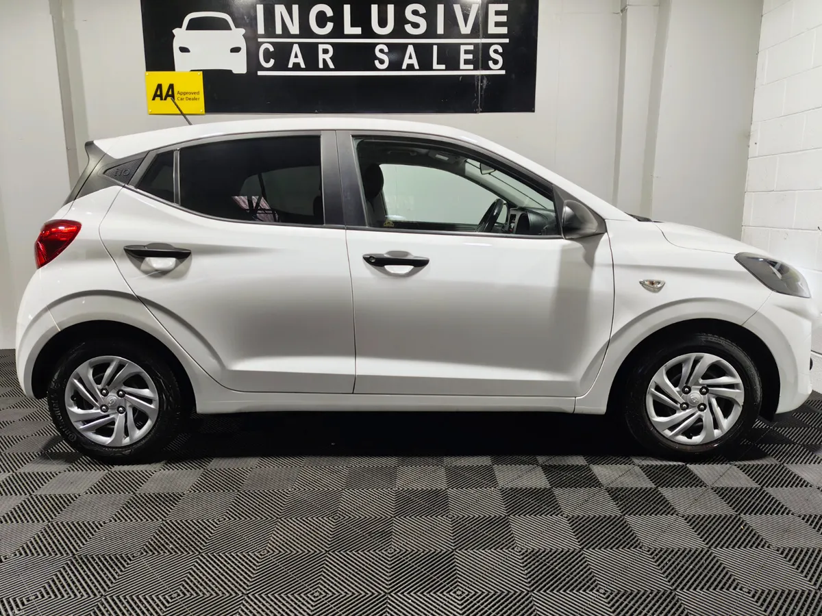 Hyundai i10 2023 CLASSIC SPEC EXTRAS LOW KMS - Image 4