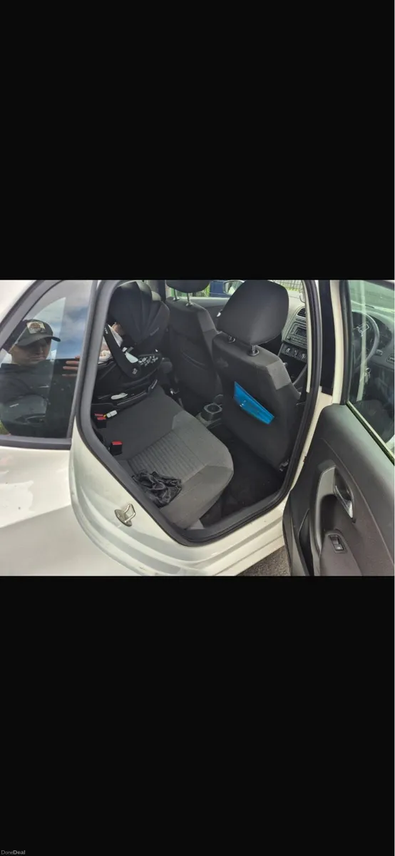 Volkswagen polo - Image 4
