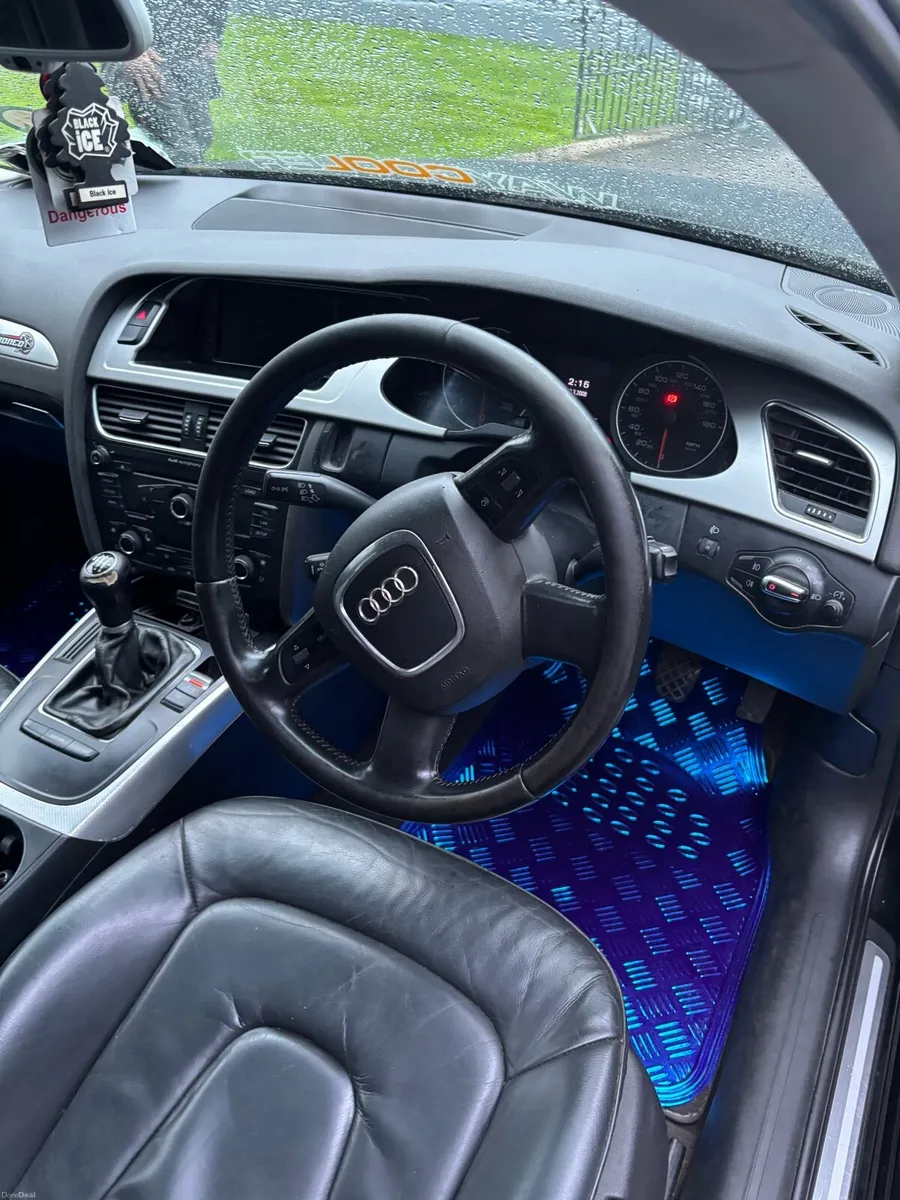 Audi A4 - Image 2