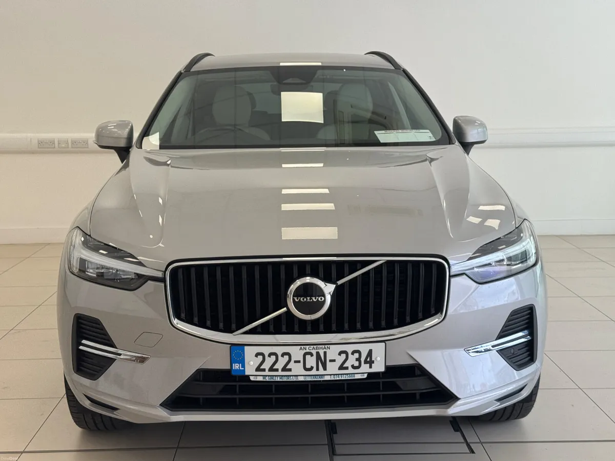 Volvo XC60 2022 - Image 2