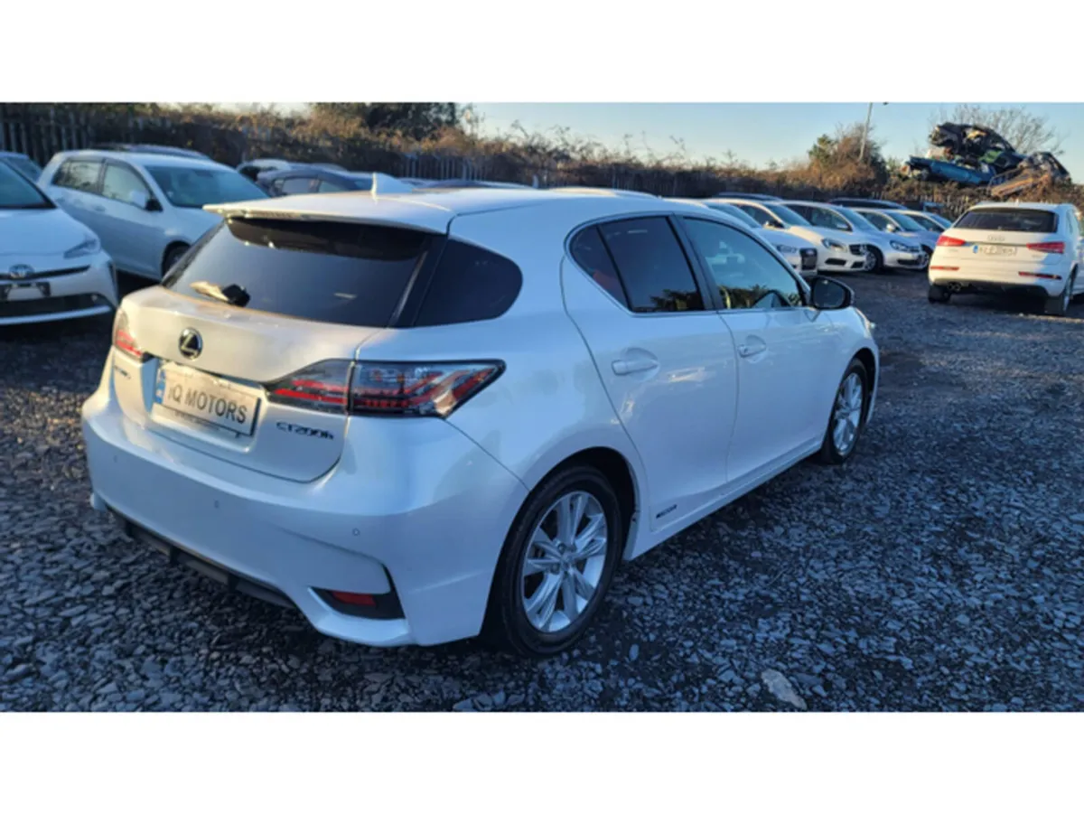 Lexus CT Version C - 1.8L Automatic Petrol self-ch - Image 6