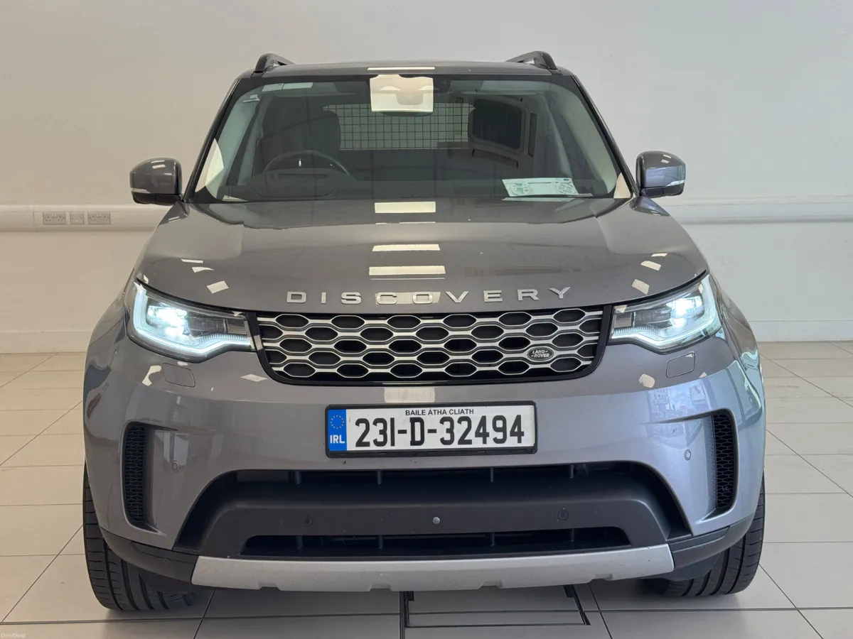 Land Rover Discovery commercial  2023 - Image 2