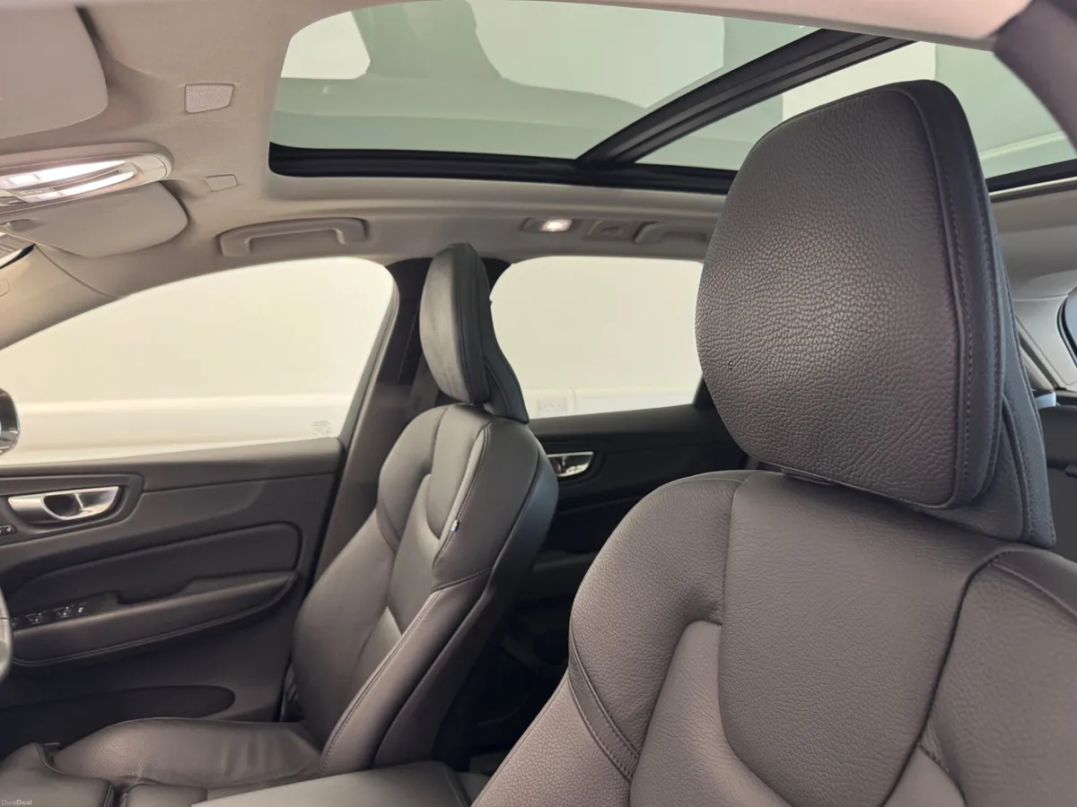Volvo XC60 2023 - Image 5