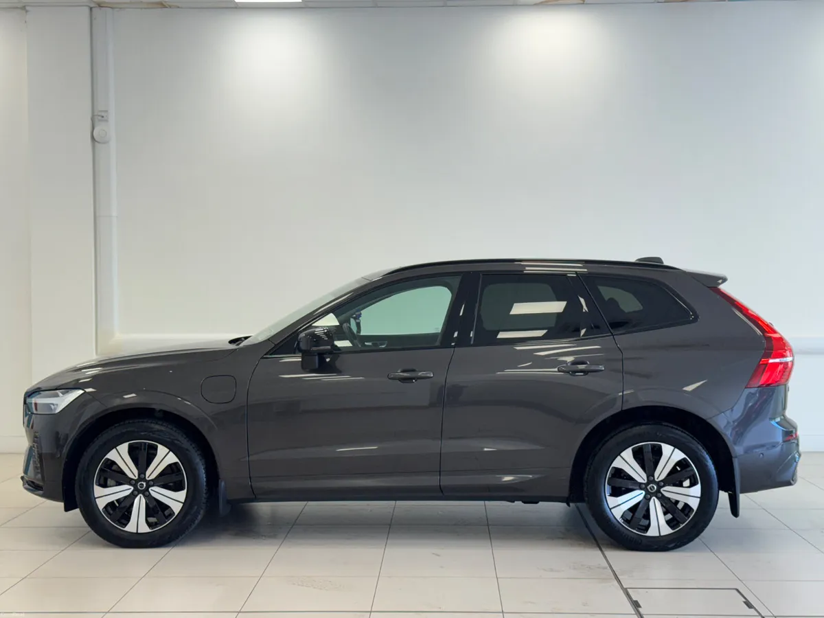 Volvo XC60 2023 - Image 3