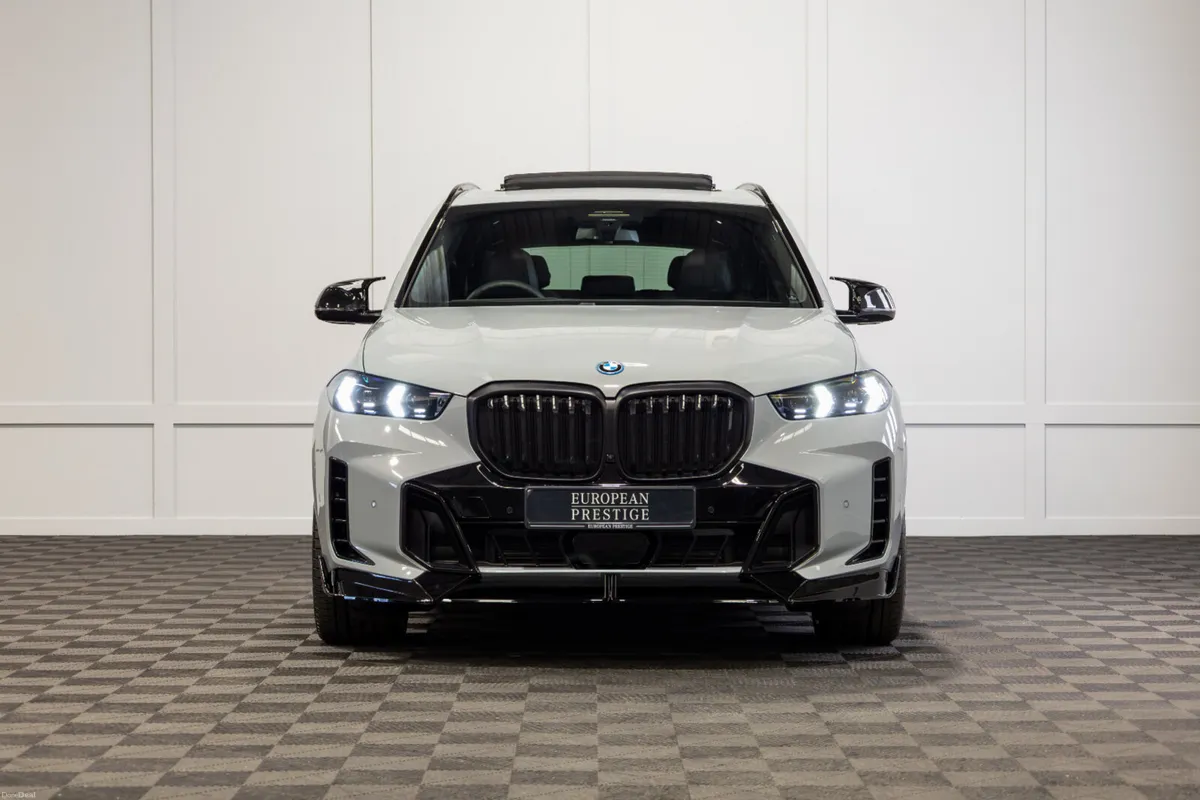 2026 BMW X5 X-Drive 50e M-Sport *Pan Roof - Image 2