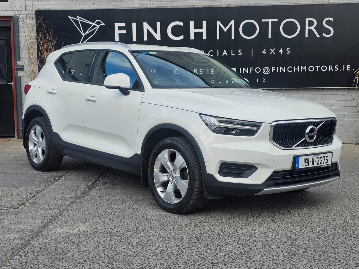 VOLVO XC40 MOMENTUM 150 BHP // 04/27 NCT - Image 1
