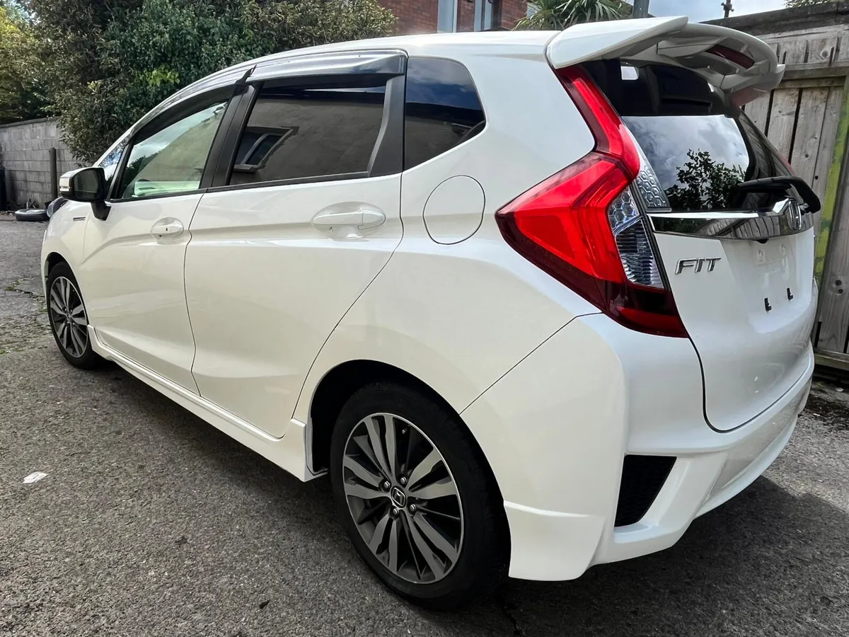 2015 Honda Fit S Sensing Hybrid - Image 5