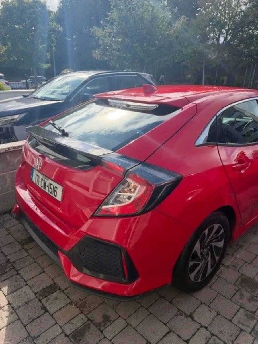 Honda Civic 2017 - Image 4