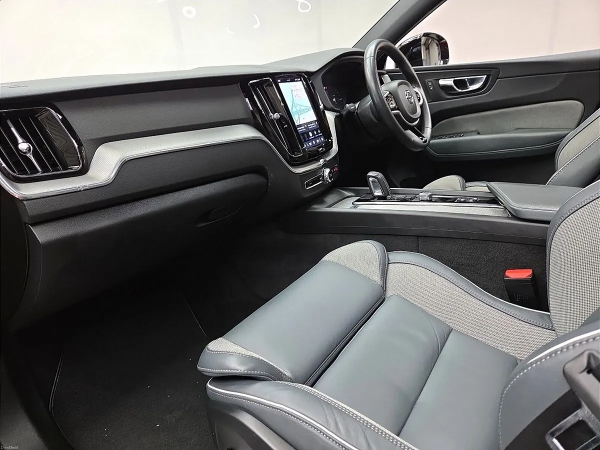 Volvo XC60 PHEV T6 (340hp) R-Design AWD - Image 4