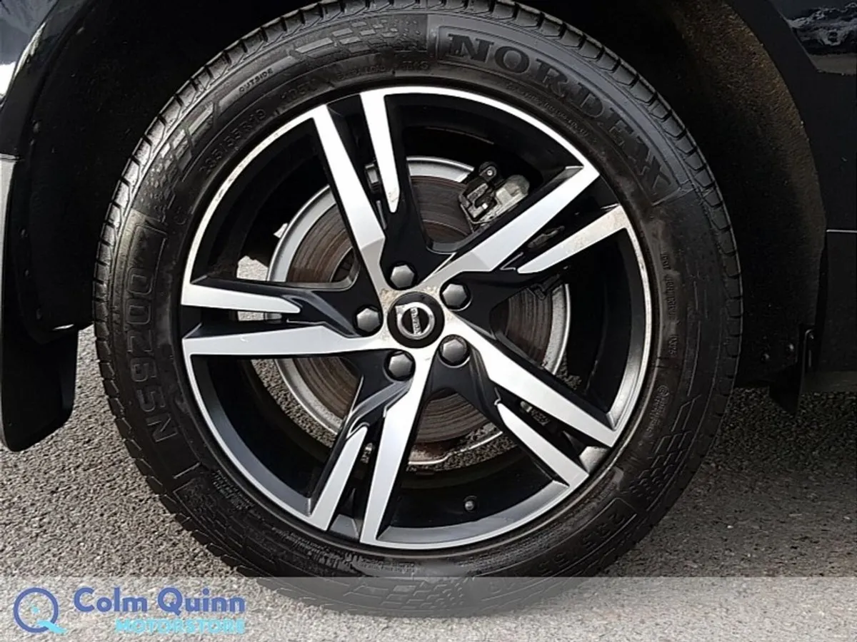 Volvo XC60 T6 Recharge Plus - Dark Theme AWD - 1 O - Image 5