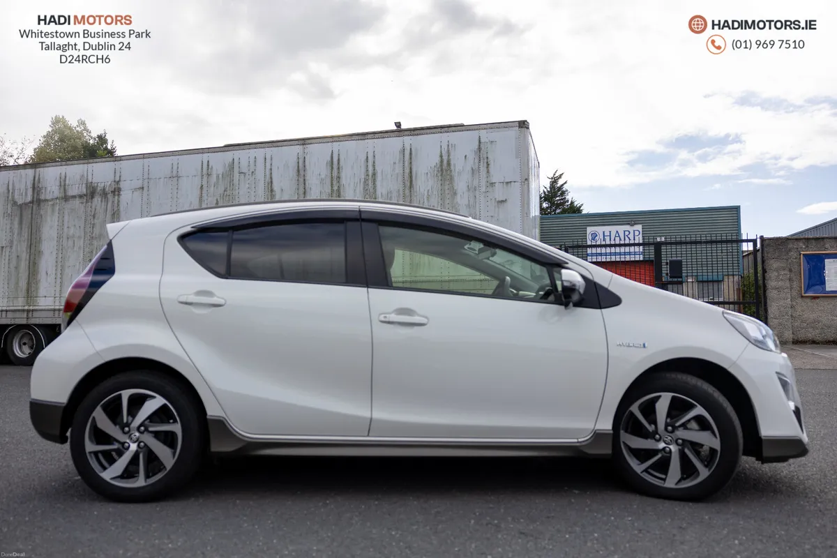 TOYOTA AQUA 1.5 HYBRID 2015 WHITE - LOW TAX - Image 6
