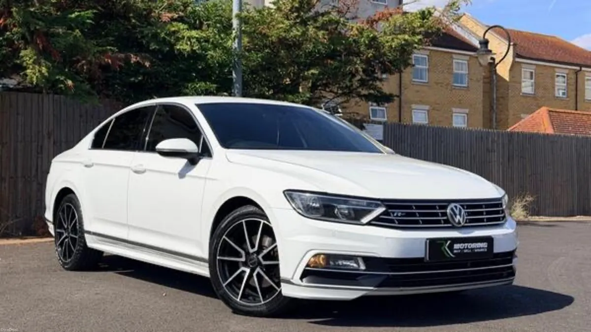 Volkswagen Passat 2.0 TDI R LINE - Image 1