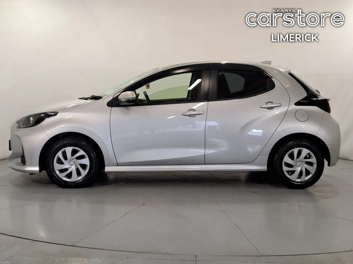 Toyota Yaris 1.5 Hybrid auto - Image 6