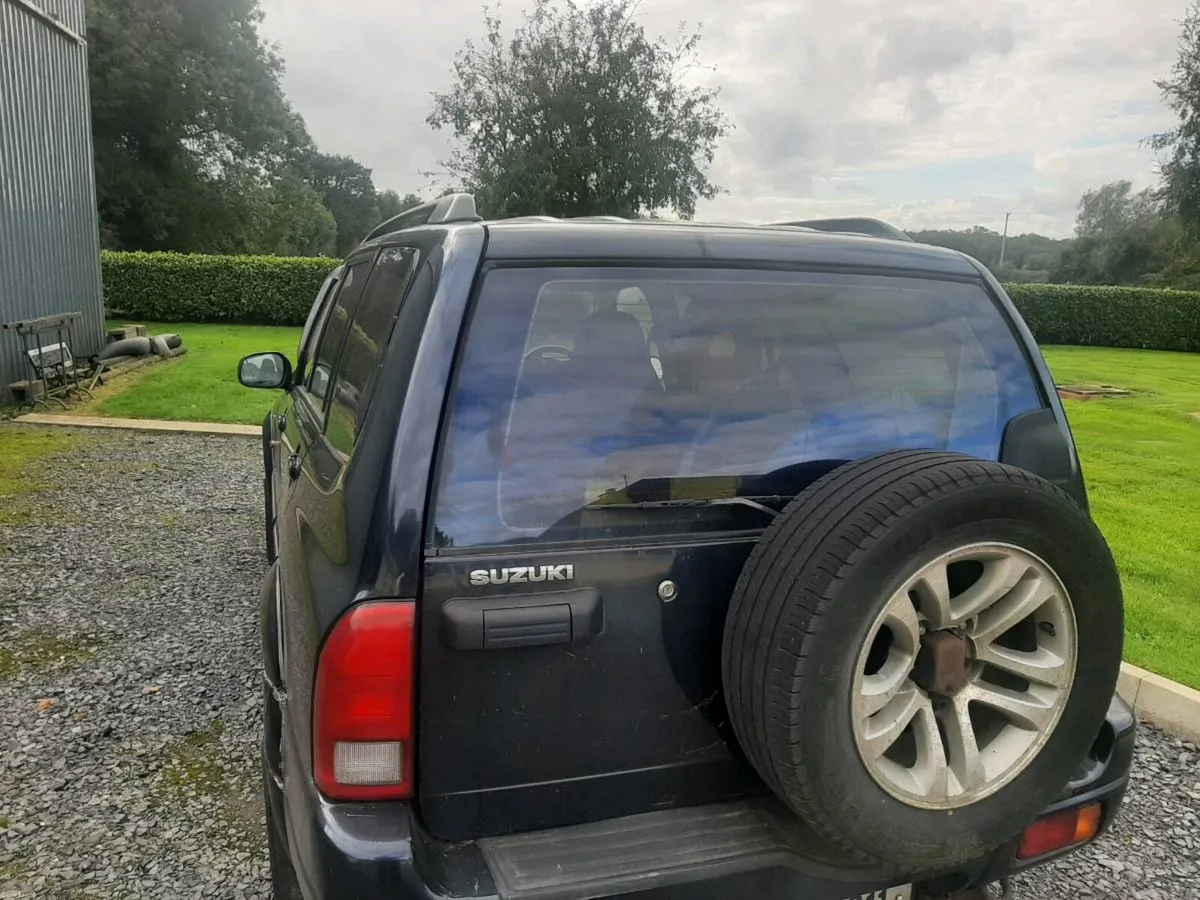 2005 suzuki grand vitara xl7 - Image 2