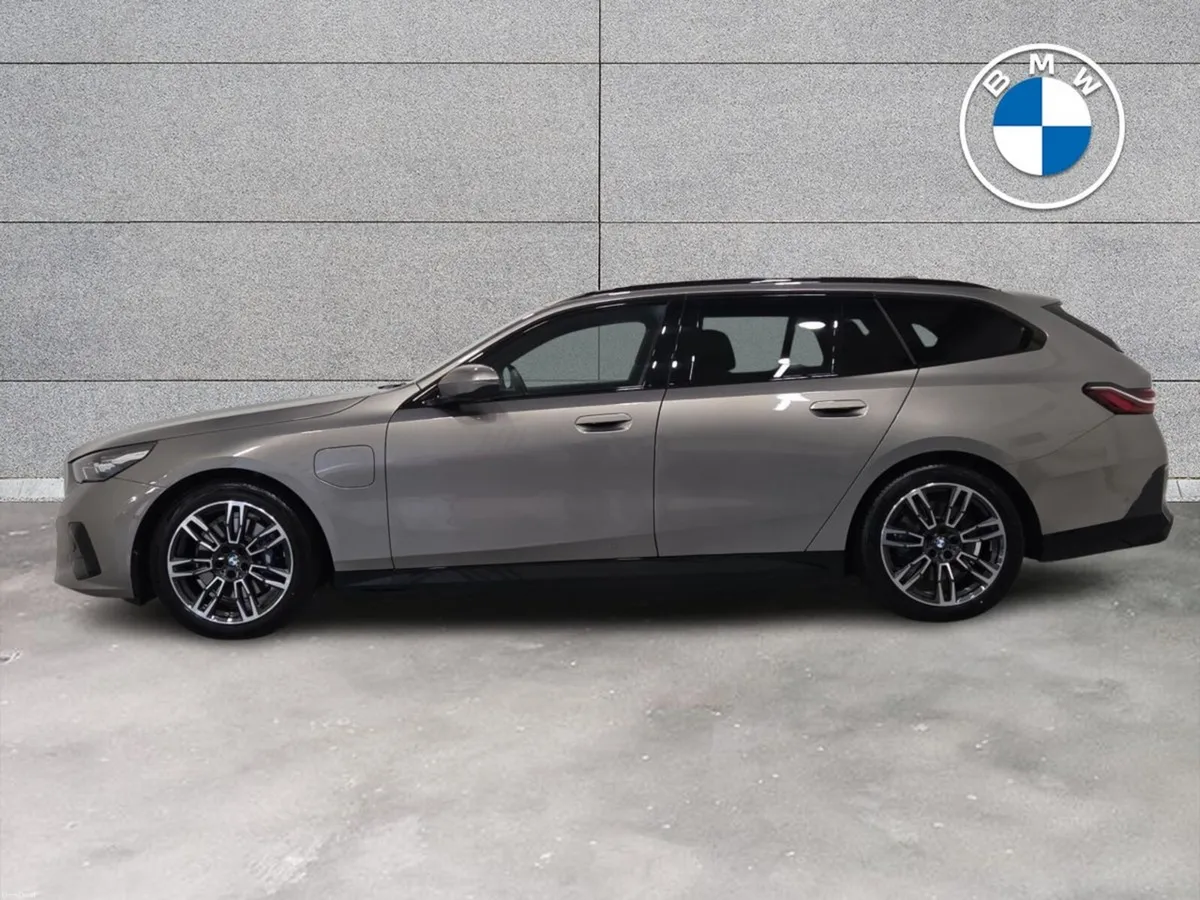 BMW 5-Series 530e M Sport Touring XB1 - Image 3