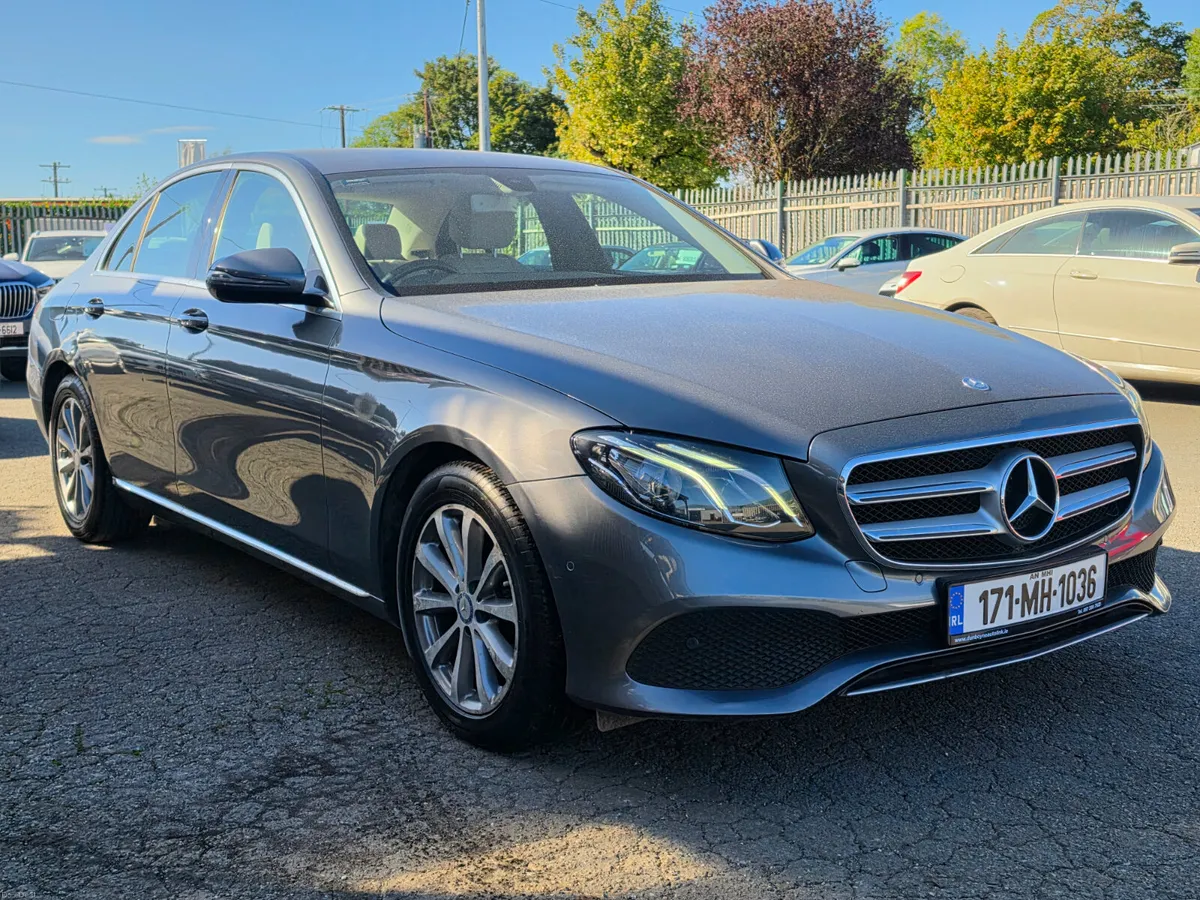 171 MERCEDES BENZ E220 *AVANTGARDE* - Image 3