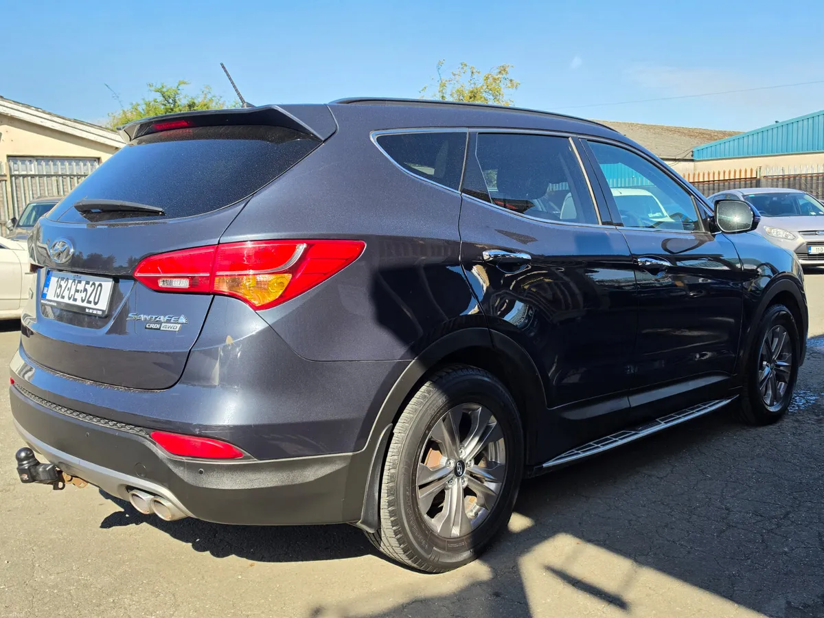 152 HYUNDAI SANTA FE *4 WD*7 SEATER* - Image 5