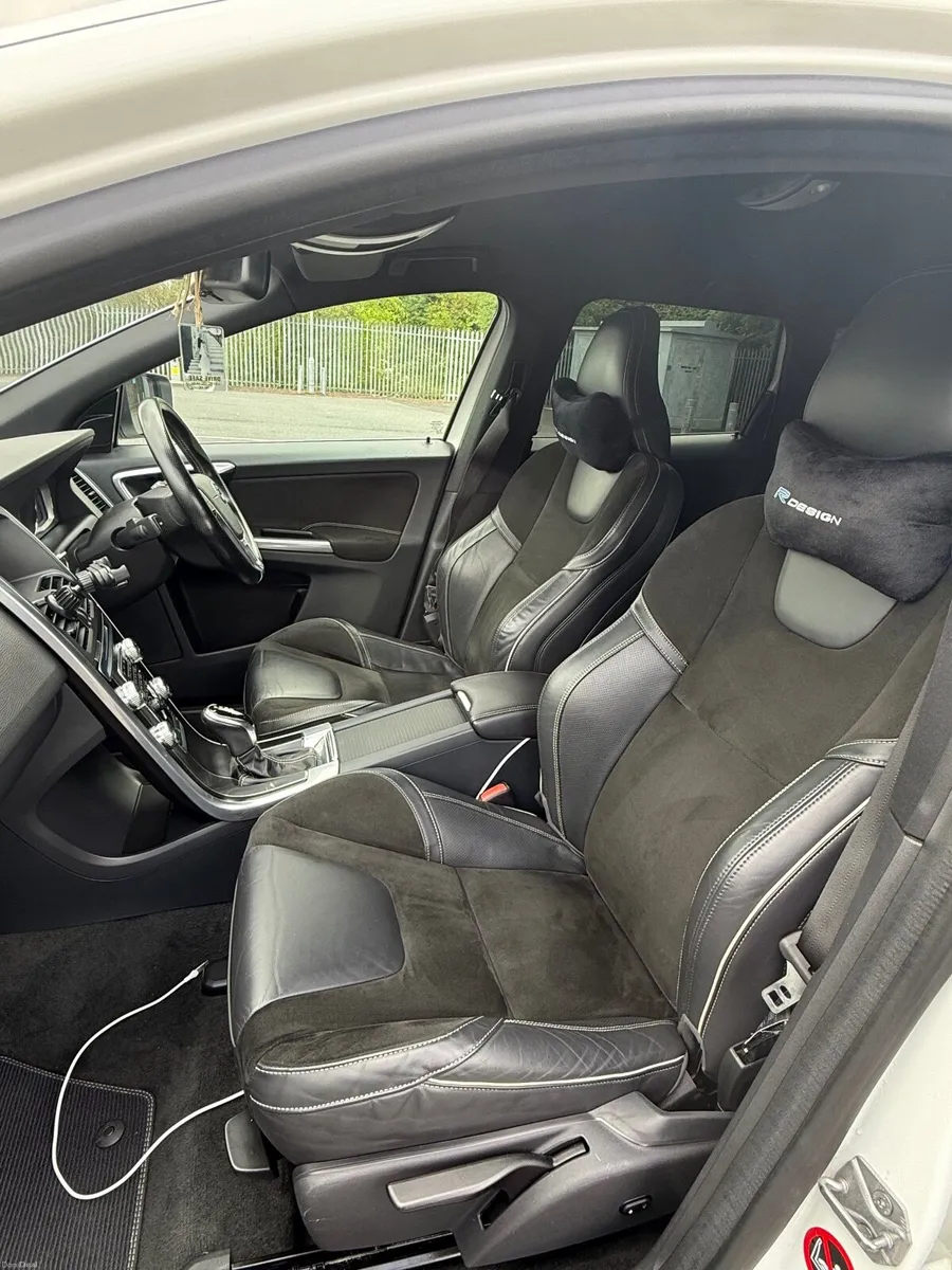 Volvo XC60 2015 - Image 2