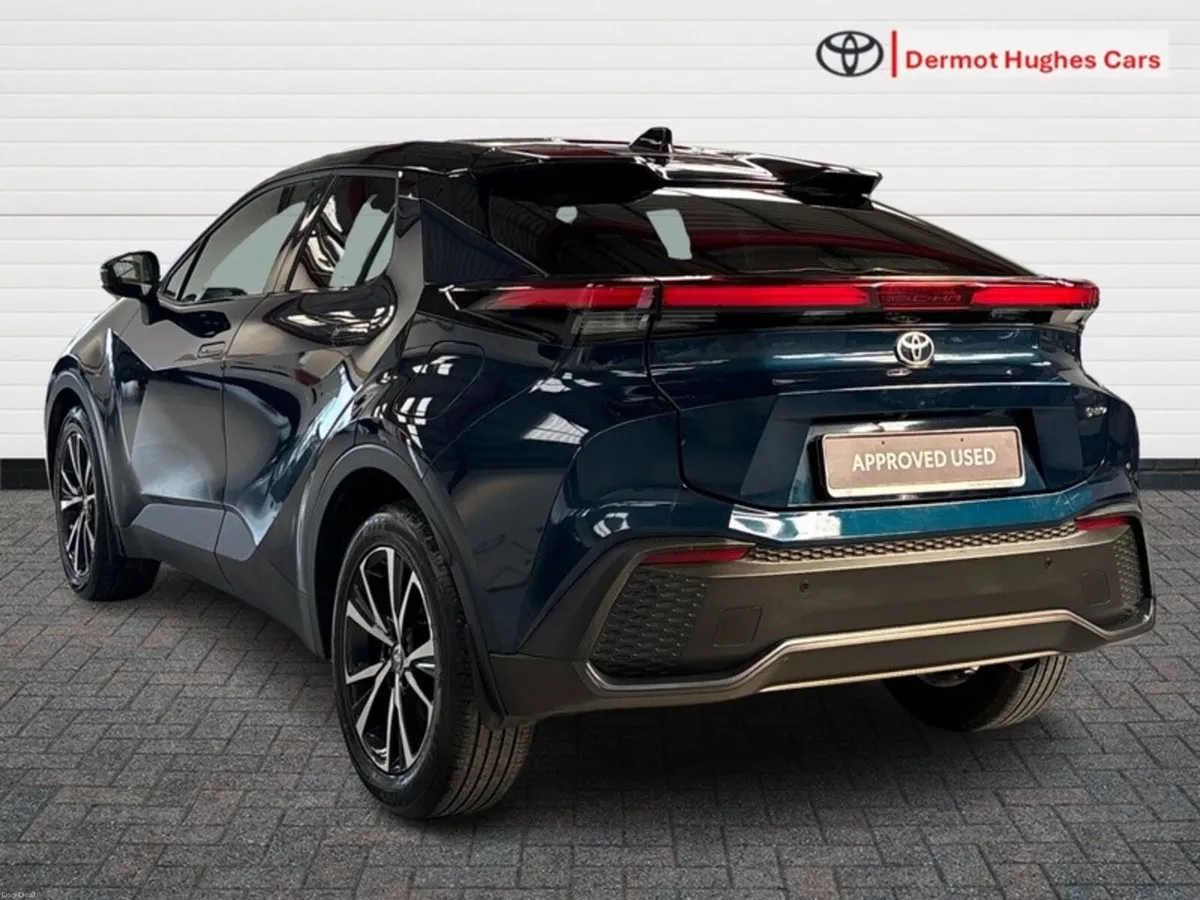 Toyota C-HR SPORT+ HYBRID AUTO - Image 2