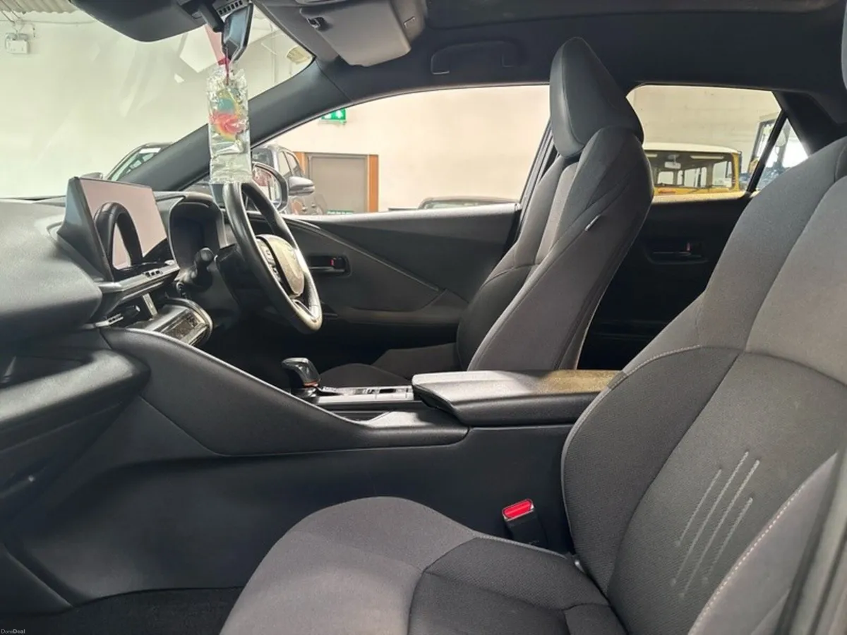 Toyota C-HR SPORT+ HYBRID AUTO - Image 6
