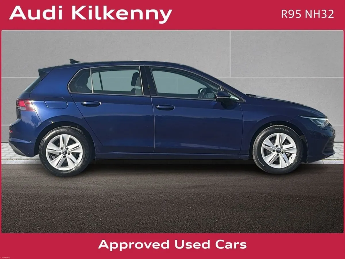 Volkswagen Golf LIFE 2.0 TDI 115 BHP 5DR *1 OWNER - Image 4