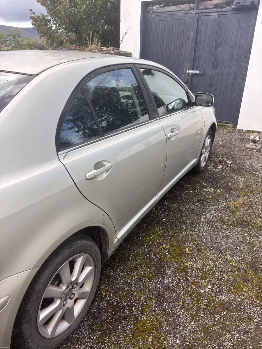 Toyota Avensis 2003 - Image 1