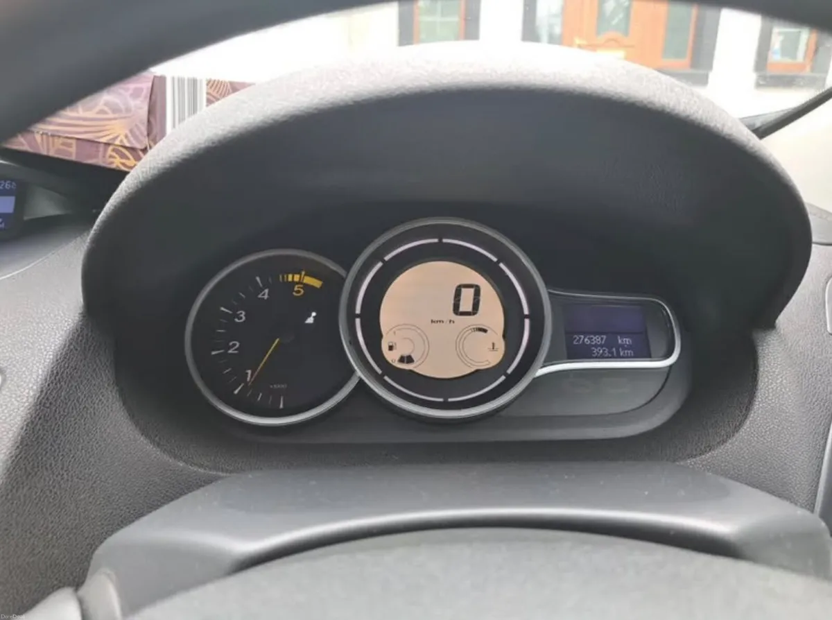 RENAULT  MEGANE 2011 - Image 5