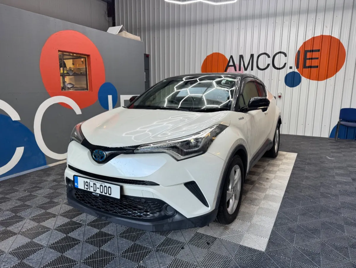 Toyota C-HR 2019 TOYOTA C-HR S LED PACKAGE HYBRID - Image 6