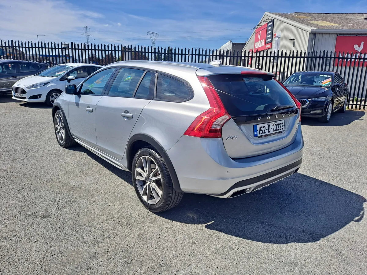 Volvo V60 2015 V60CC D4 AWD SE LUXURY GT 5DR AUTO - Image 6