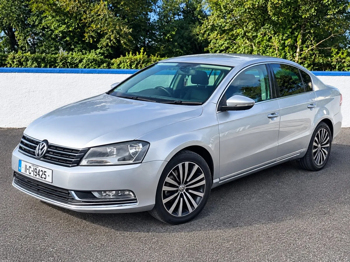 Volkswagen Passat 2011 - Image 2