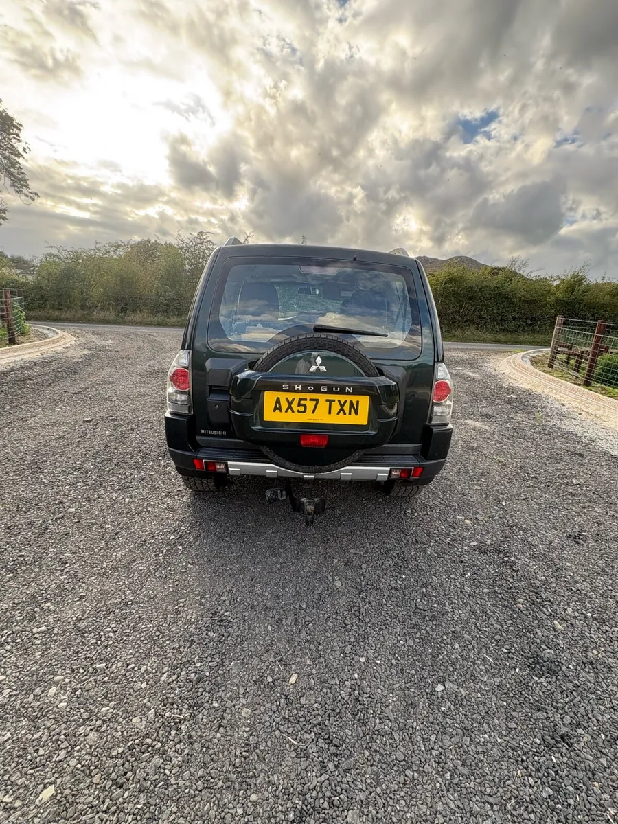 Mitsubishi shogun jeep - Image 4