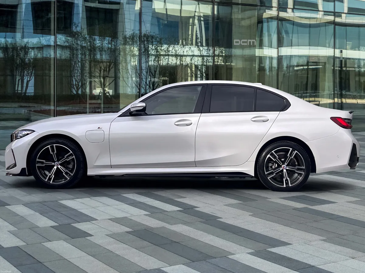 BMW 330e G20 LCI M Sport *Excellent Specs & 6k km* - Image 3
